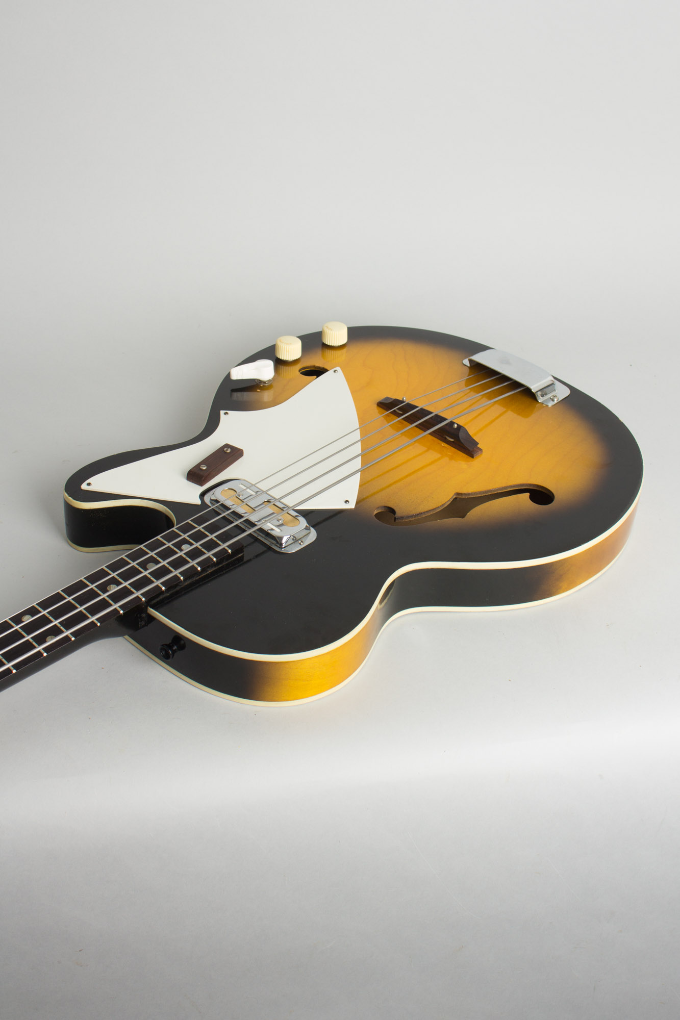 Harmony H22 Electric Bass Guitar (1966) RetroFret