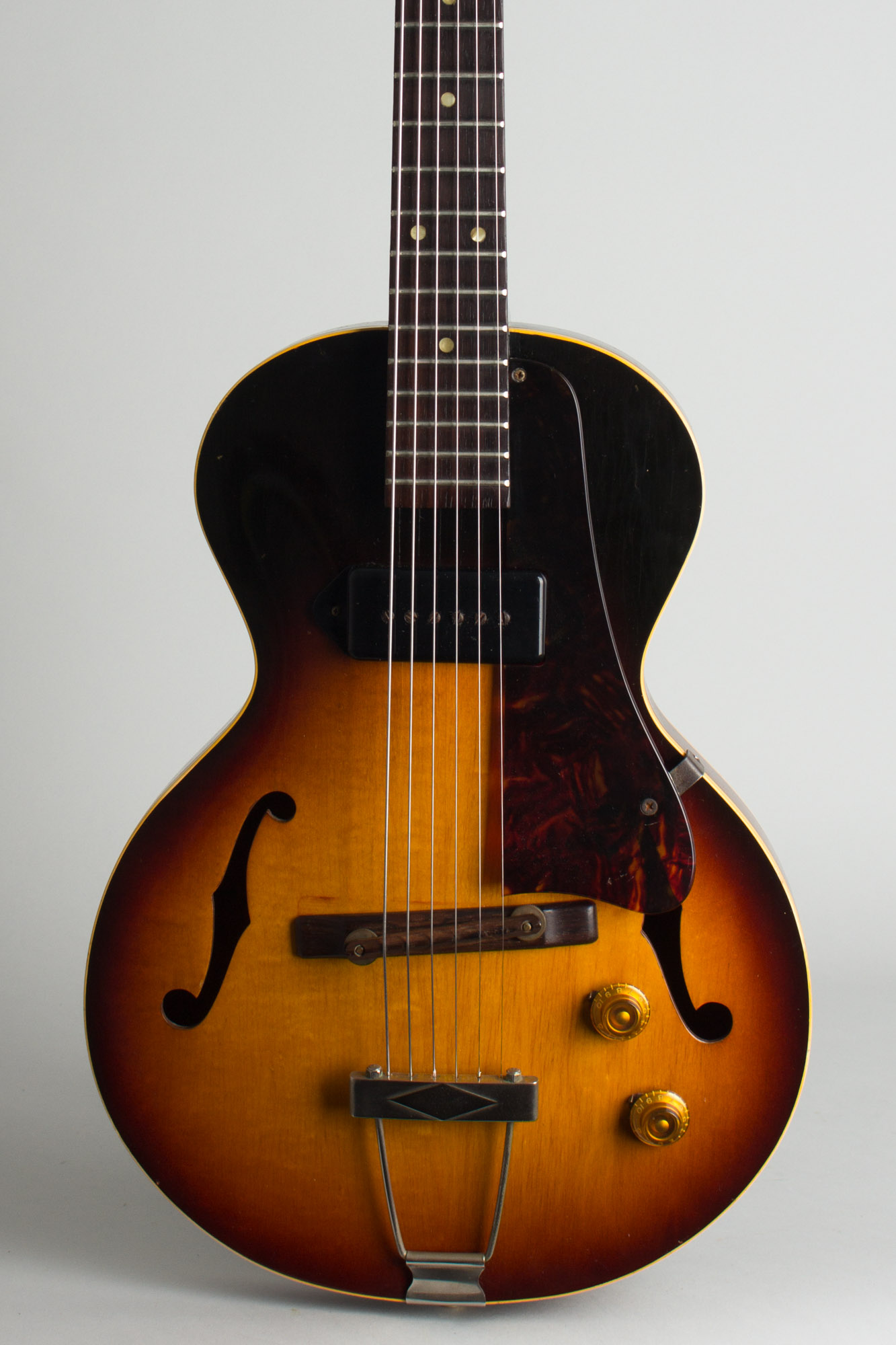 hollow body electric guitar