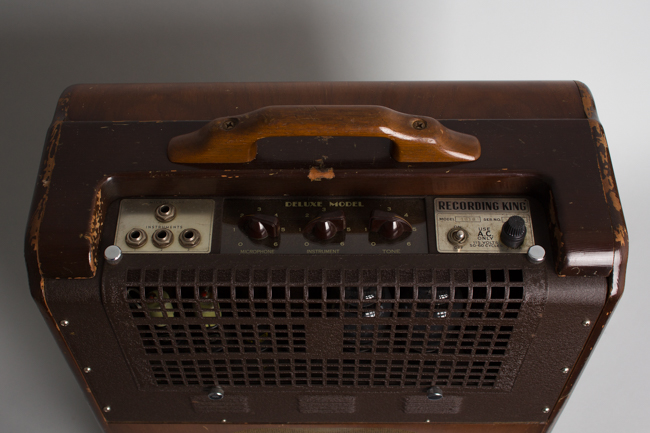  Recording King Model 1016 Tube Amplifier, made by National-Dobro (1942)