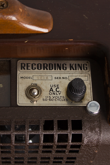 Recording King Model 1016 Tube Amplifier, made by National-Dobro (1942)
