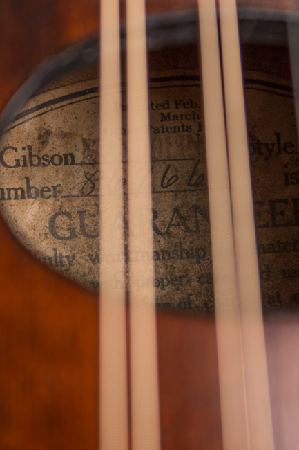 Gibson  Style A-0 Carved Top Mandolin  (1930)