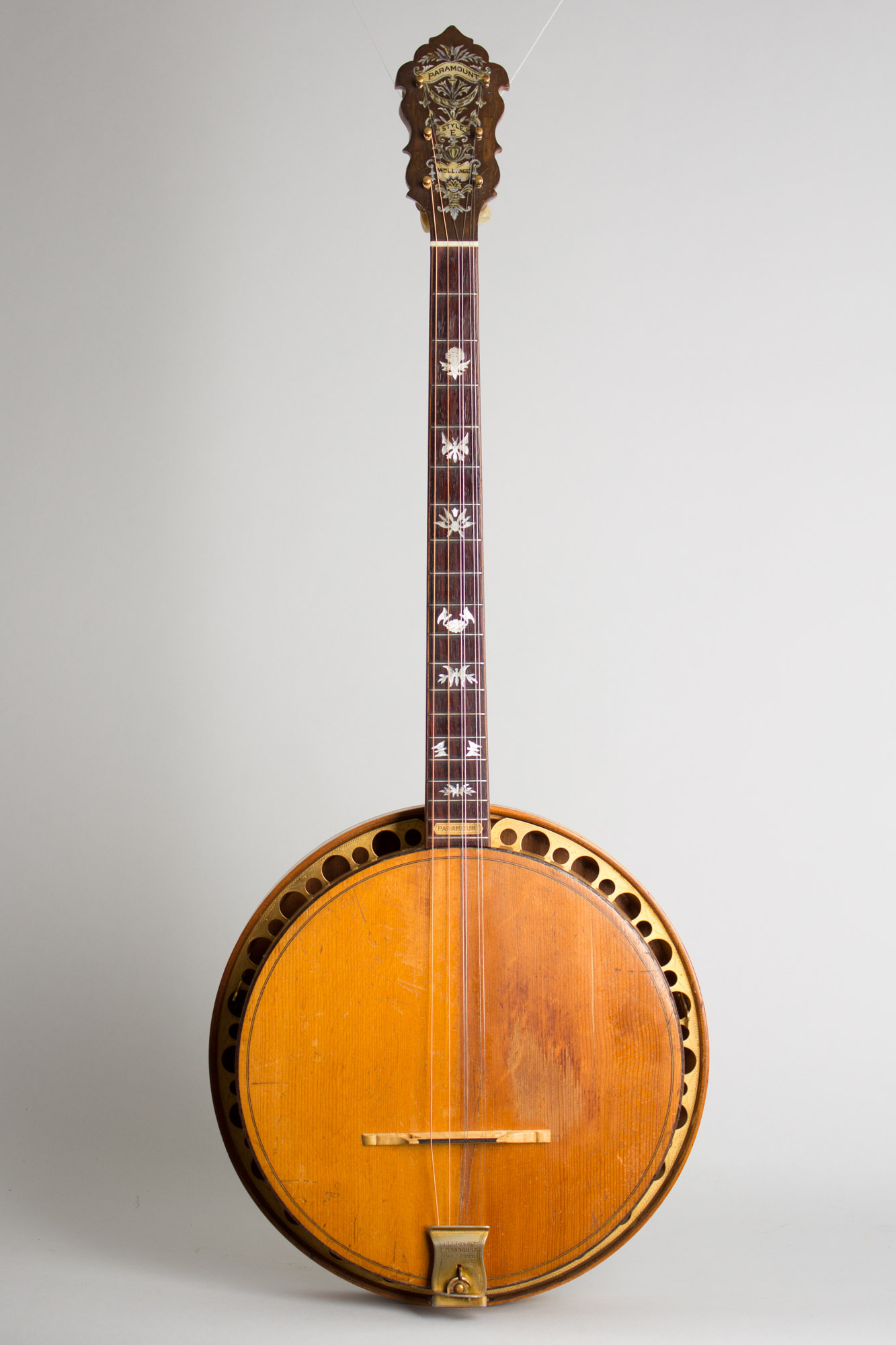 Paramount Tenor Harp Style E Wood Top Banjo (1924) | RetroFret