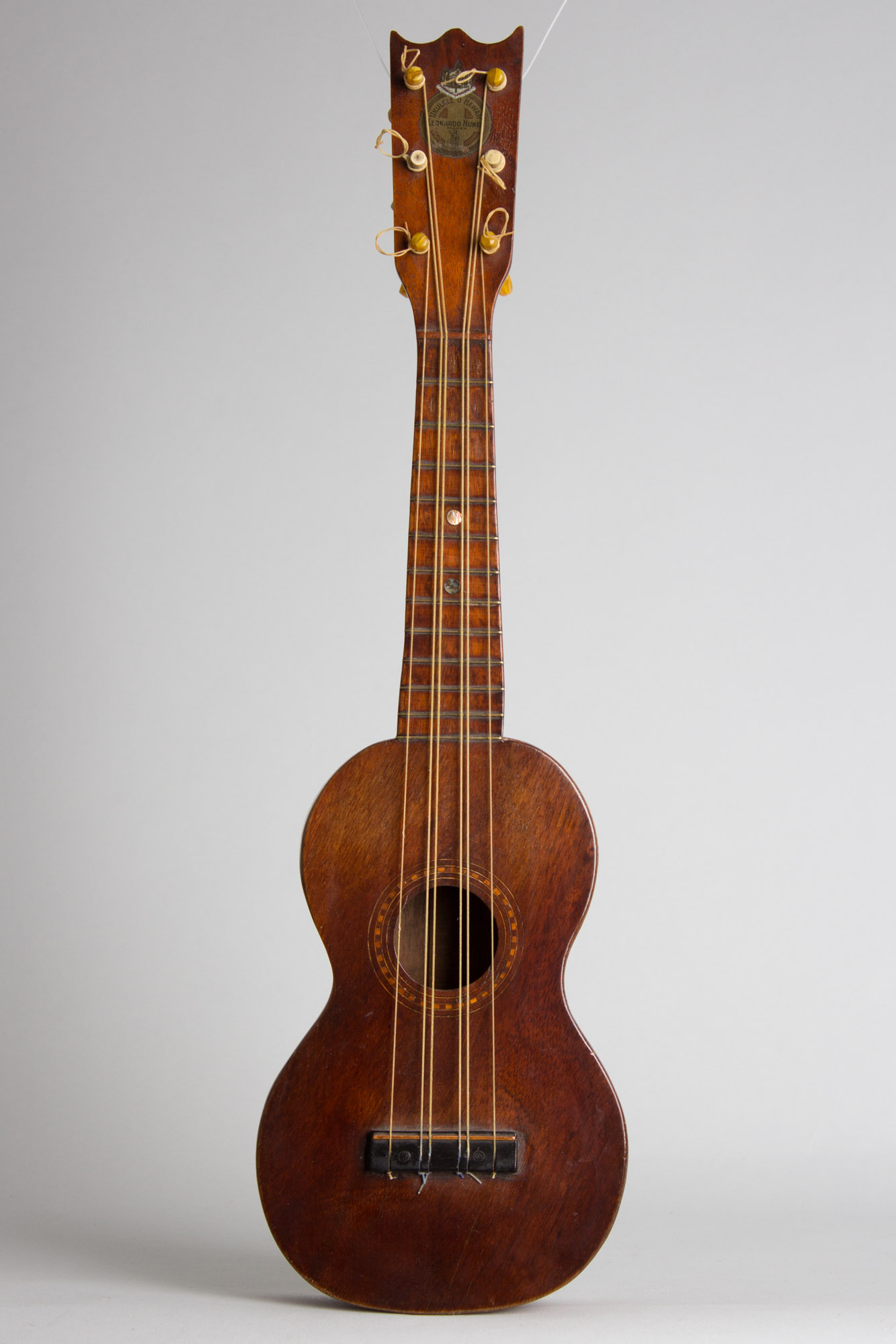 Autonom Overlegenhed Jurassic Park Leonardo Nunes 6 string Soprano Ukulele , c. 1920 | RetroFret