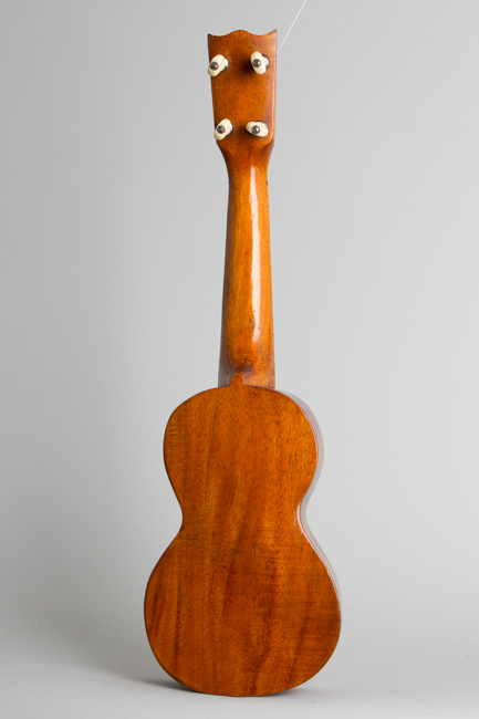 Leonardo Nunes  Soprano Ukulele ,  c. 1919